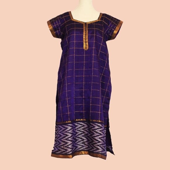 Purple Checkered Silk Knee-Length Kurta | Muvvas Boutique - Picture 4 of 5